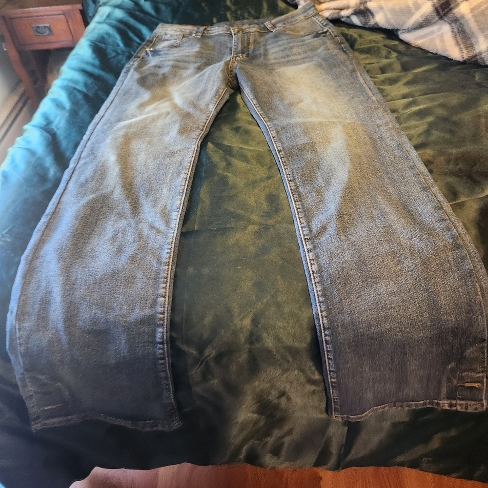 Shein Womans Blue Jean's 0XL Wide Leg, buttion on the bottom